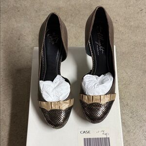 Brand new Anthropologie - miss Albright - Brown and Gold Heels